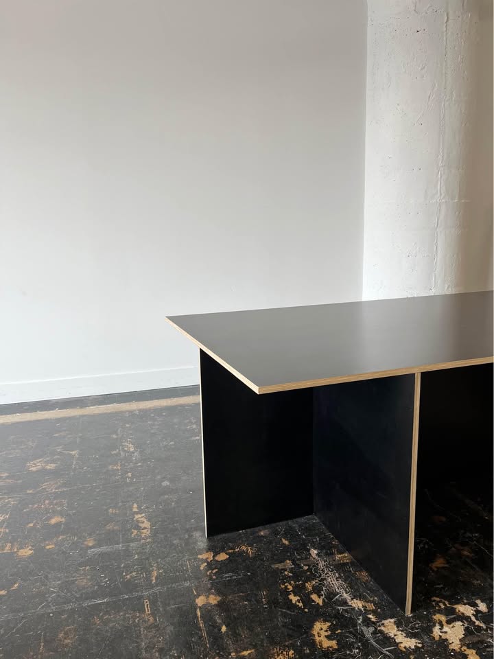8' x 4' - Table - Black